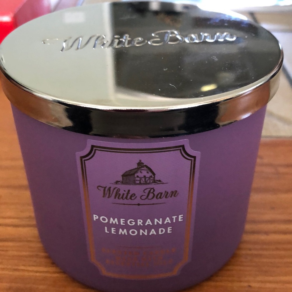 White Barn Candle